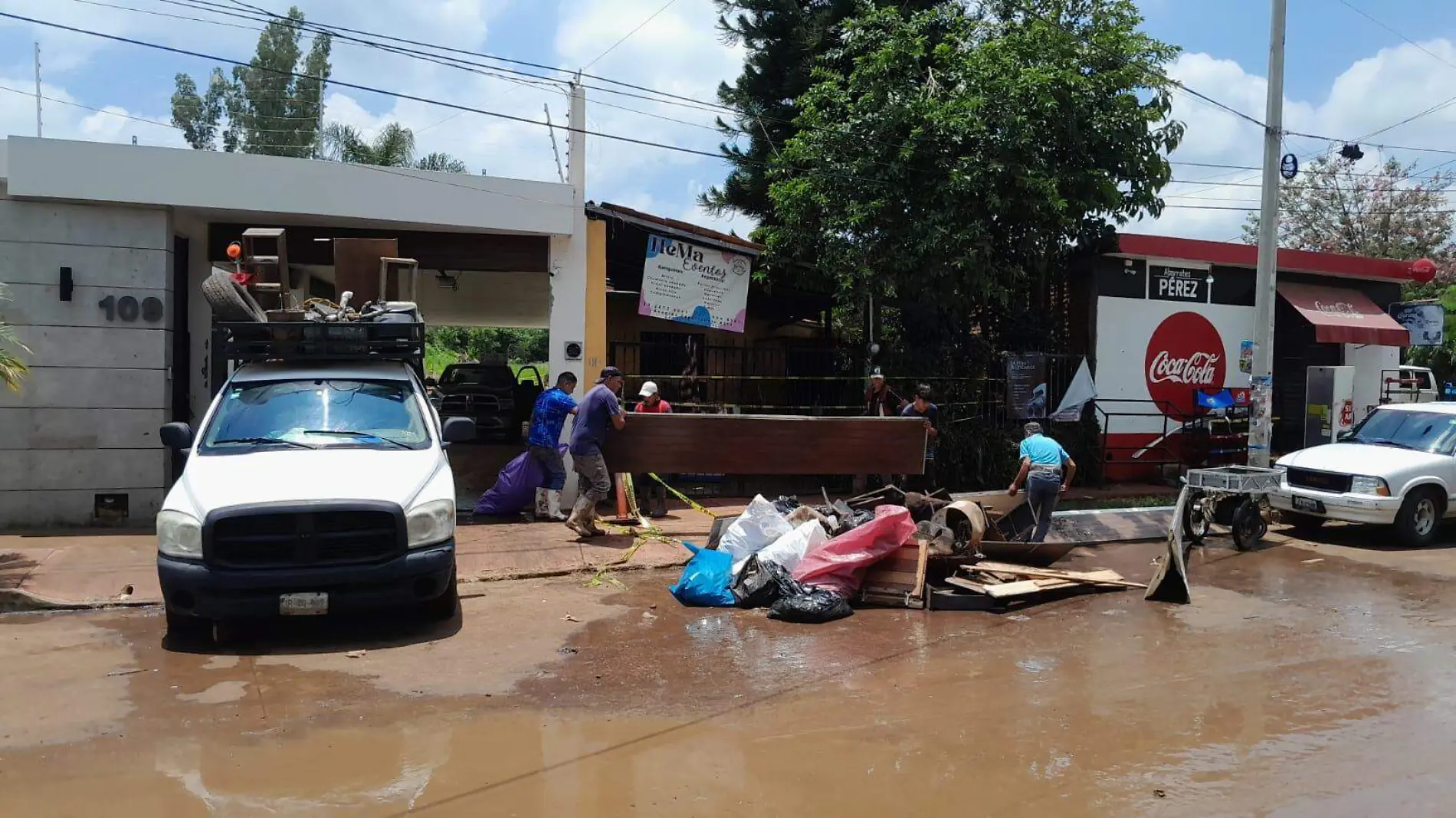 Limpieza casas inundadas en Zapotlanejo